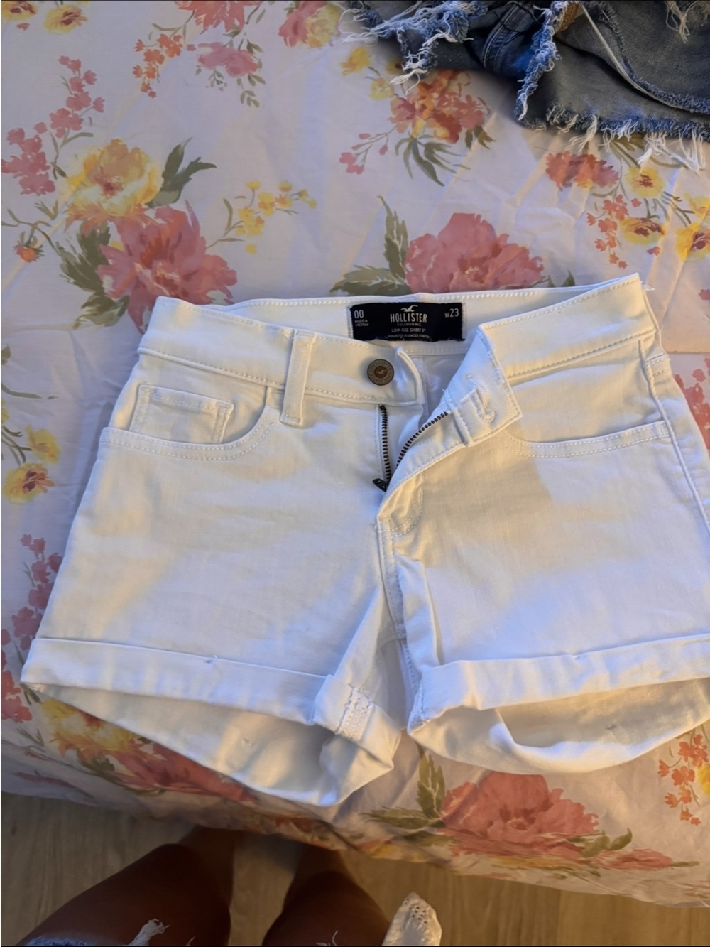 Hollister White High-Rise Cuffed Denim Shorts